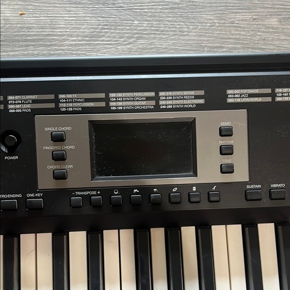 Harmony 32 Black Electronic Keyboard - Picture 4 of 6